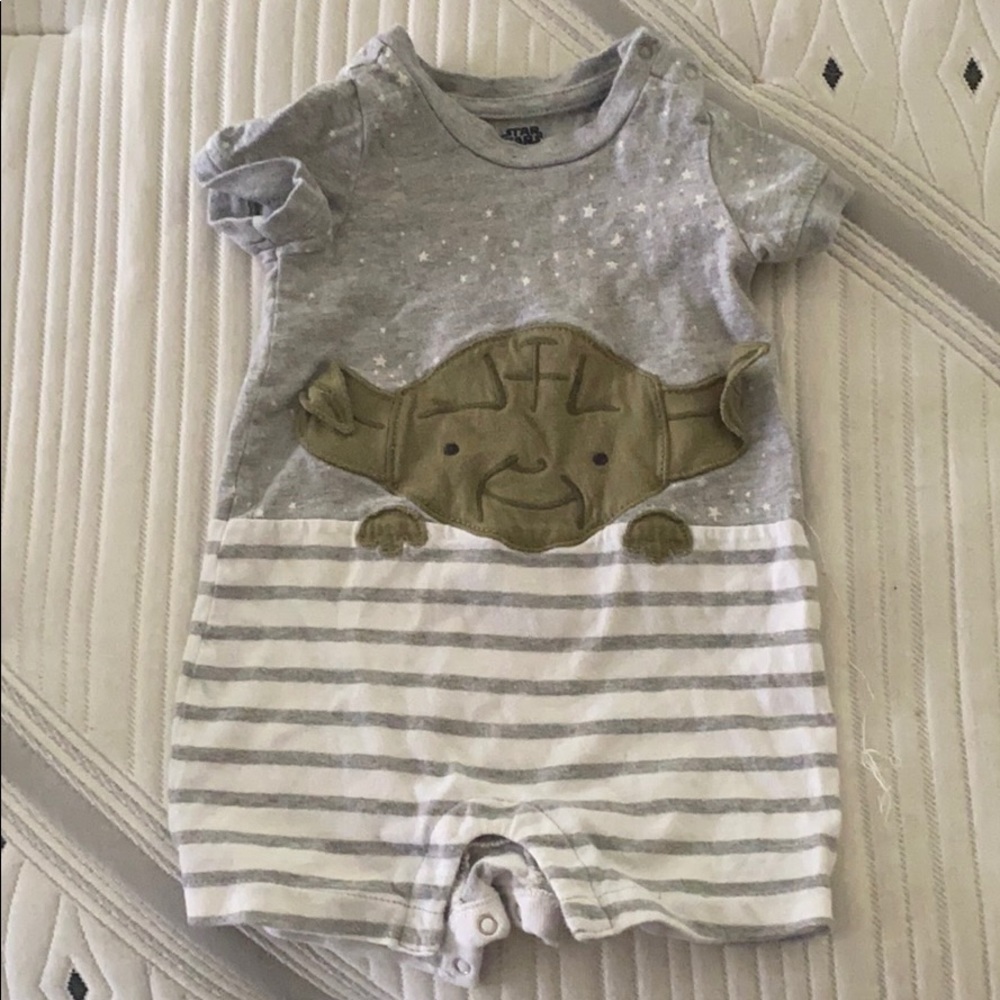Gap x Star Wars Yoda Onesie 6-12 months